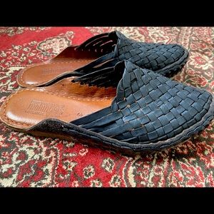 Mohinders Black slides/mules